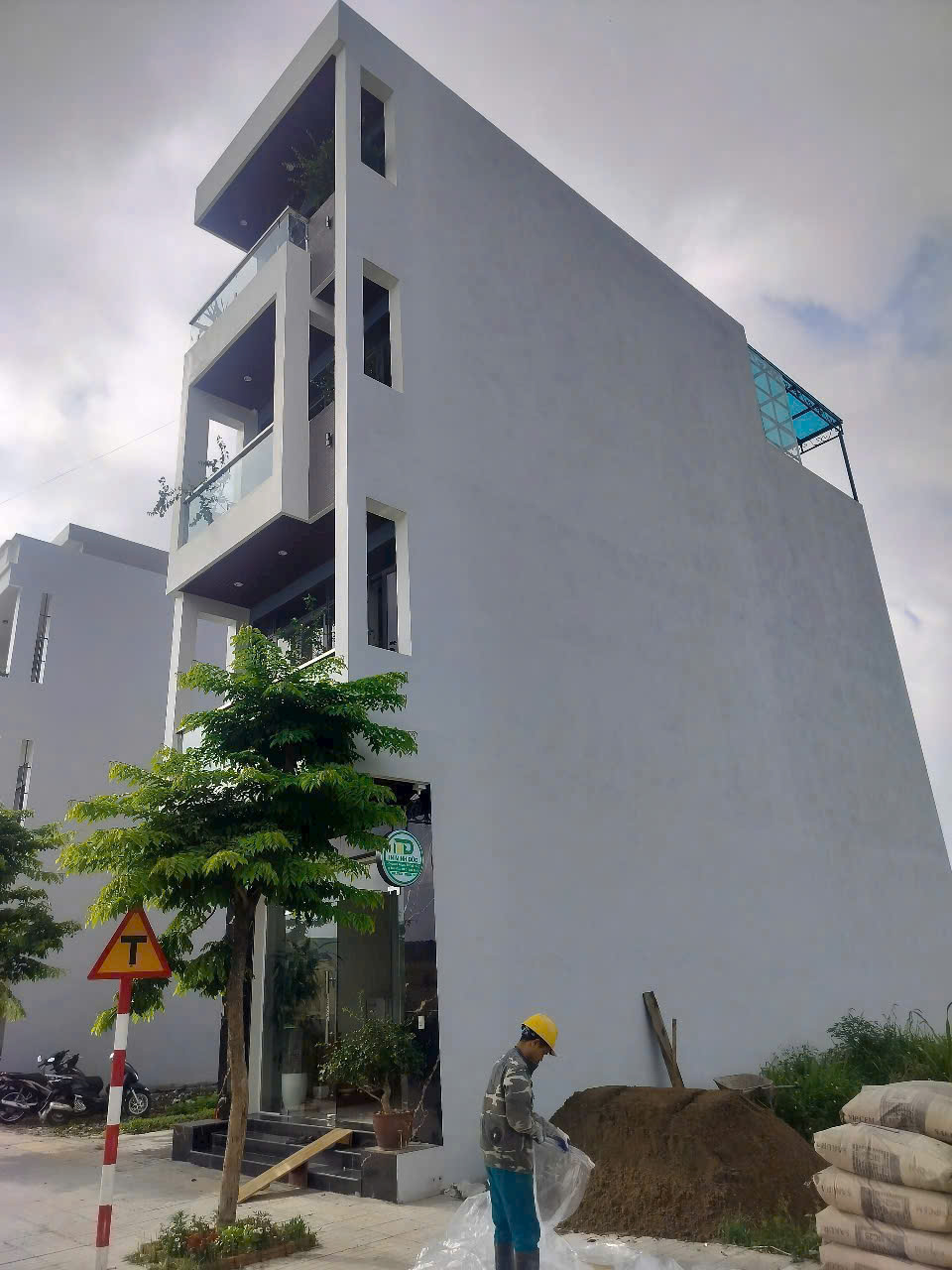 Hành Trình Biến Đất Trống Thành Ngôi Nhà Phố của DGROUP